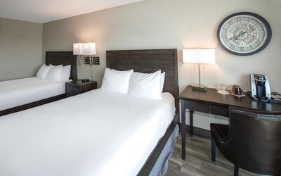 Coast Lonsdale Quay Hotel
