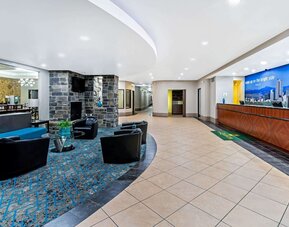 La Quinta Inn & Suites by Wyndham Denver Gateway Park