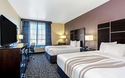 La Quinta Inn & Suites by Wyndham Denver Gateway Park