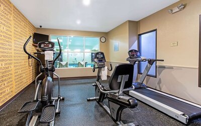 La Quinta Inn & Suites by Wyndham Denver Gateway Park