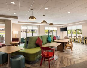 Home2 Suites by Hilton Denver West - Federal Center, CO