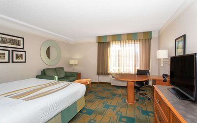 La Quinta Inn & Suites by Wyndham Denver Southwest Lakewood
