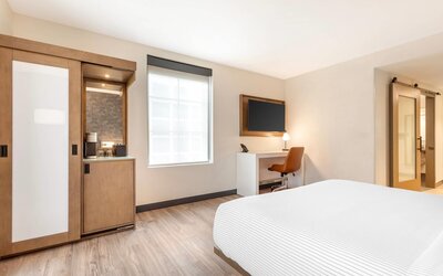 Cambria Hotel Denver Downtown RiNo