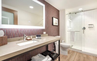 Cambria Hotel Denver Downtown RiNo