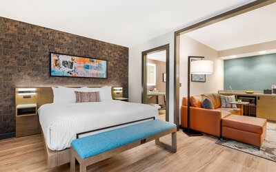 Cambria Hotel Denver Downtown RiNo