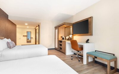Cambria Hotel Denver Downtown RiNo