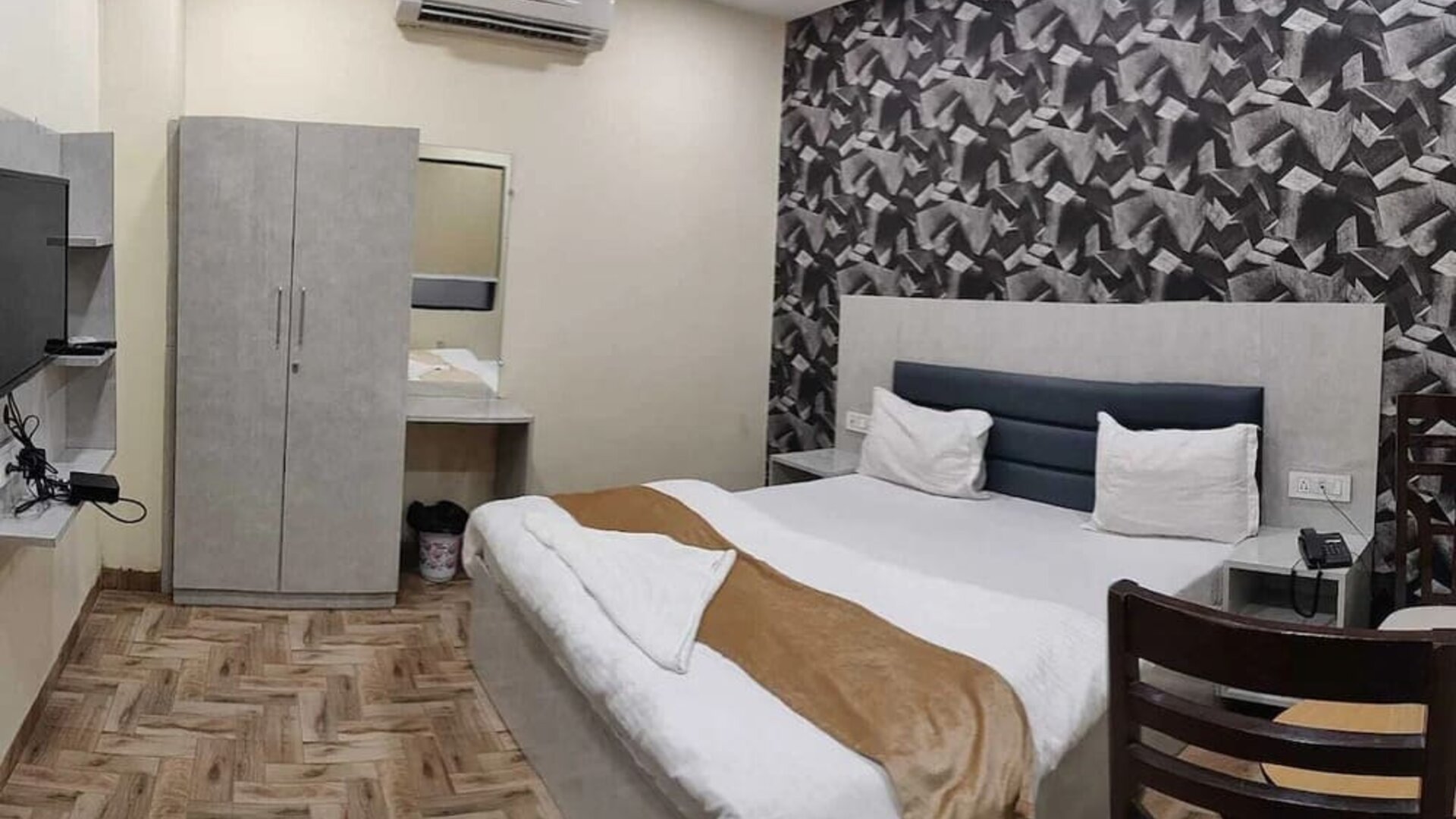 Hotel Mandakini Royale