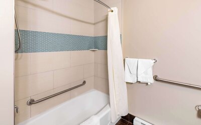 Best Western Plus Hotel Montreal