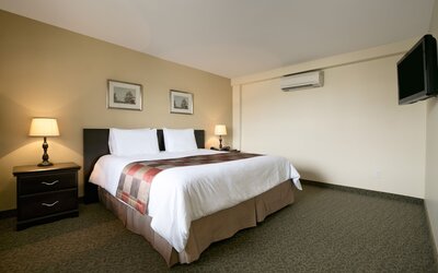 Days Inn by Wyndham Montreal East