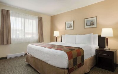 Days Inn by Wyndham Montreal East
