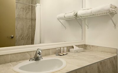 Days Inn by Wyndham Montreal East