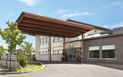 Days Inn by Wyndham Montreal East