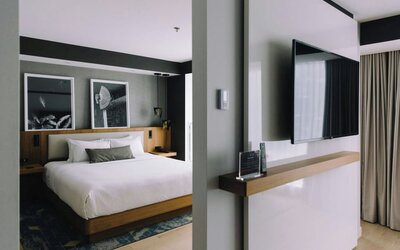 Humaniti Hotel Montreal, Autograph Collection