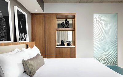 Humaniti Hotel Montreal, Autograph Collection