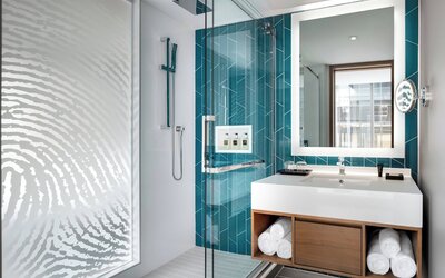 Humaniti Hotel Montreal, Autograph Collection