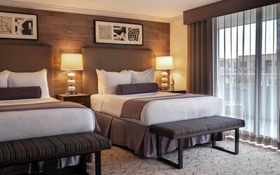 Warwick Denver