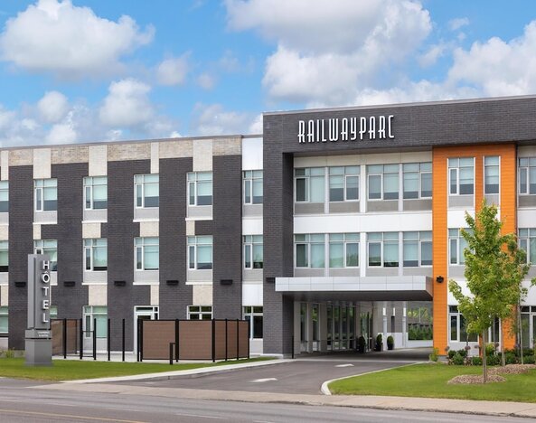 Hotel Railwayparc Montreal, Tapestry Collection By Hilton