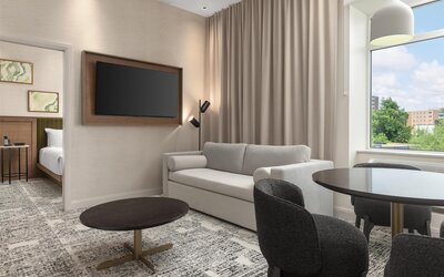 Hotel Railwayparc Montreal, Tapestry Collection By Hilton