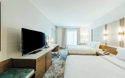 Room, 1 King Bed, Corner (Glass House)