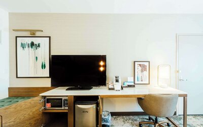 Room, 1 King Bed (Glass House)