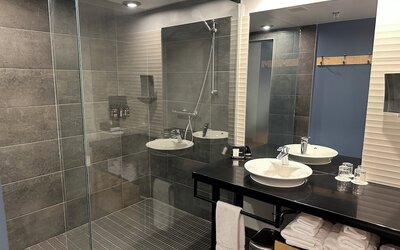 Hotel Le Dauphin Montreal Centre Ville