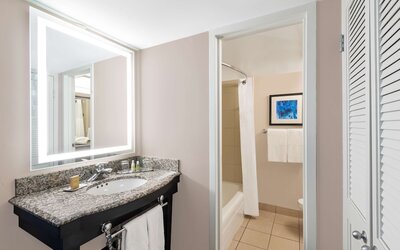 DoubleTree by Hilton Denver Cherry Creek