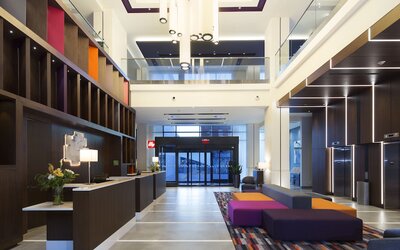 Holiday Inn Hotel & Suites Montreal Centre-ville Ouest by IHG