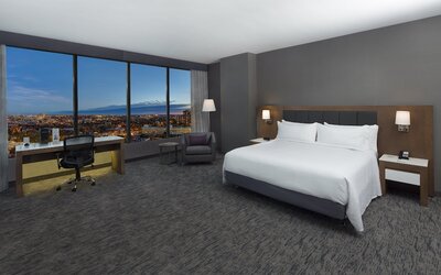 Holiday Inn Hotel & Suites Montreal Centre-ville Ouest by IHG