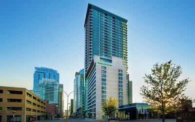 Holiday Inn Hotel & Suites Montreal Centre-ville Ouest by IHG
