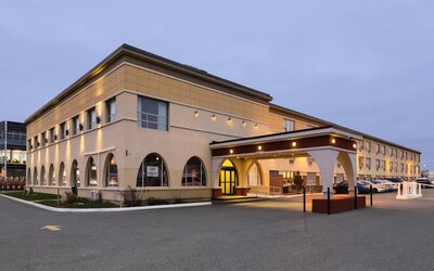 Days Inn & Conference Centre by Wyndham Montreal Airport