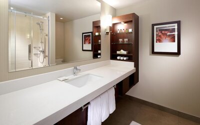 Delta Hotels by Marriott Montreal