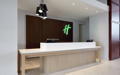 Holiday Inn & Suites Montreal Airport by IHG