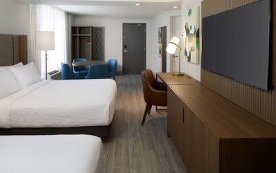Holiday Inn & Suites Montreal Airport by IHG