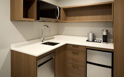 Holiday Inn & Suites Montreal Airport by IHG