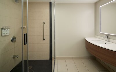 Holiday Inn & Suites Montreal Airport by IHG