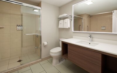 Holiday Inn & Suites Montreal Airport by IHG