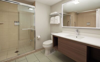 Holiday Inn & Suites Montreal Airport by IHG