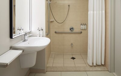 Holiday Inn & Suites Montreal Airport by IHG