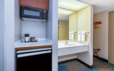 Days Inn & Suites by Wyndham Denver International Airport