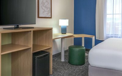 Spark by Hilton Denver International Airport