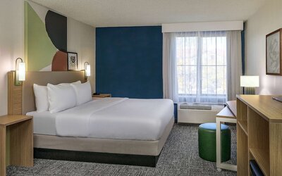 Spark by Hilton Denver International Airport
