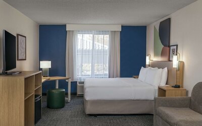 Spark by Hilton Denver International Airport