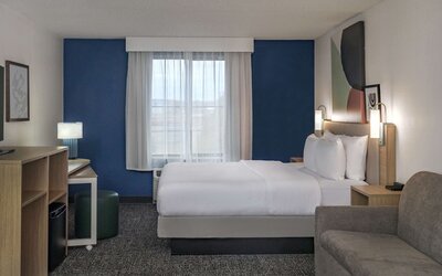 Spark by Hilton Denver International Airport