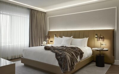 Vogue Hotel Montreal Downtown, Curio Collection by Hilton