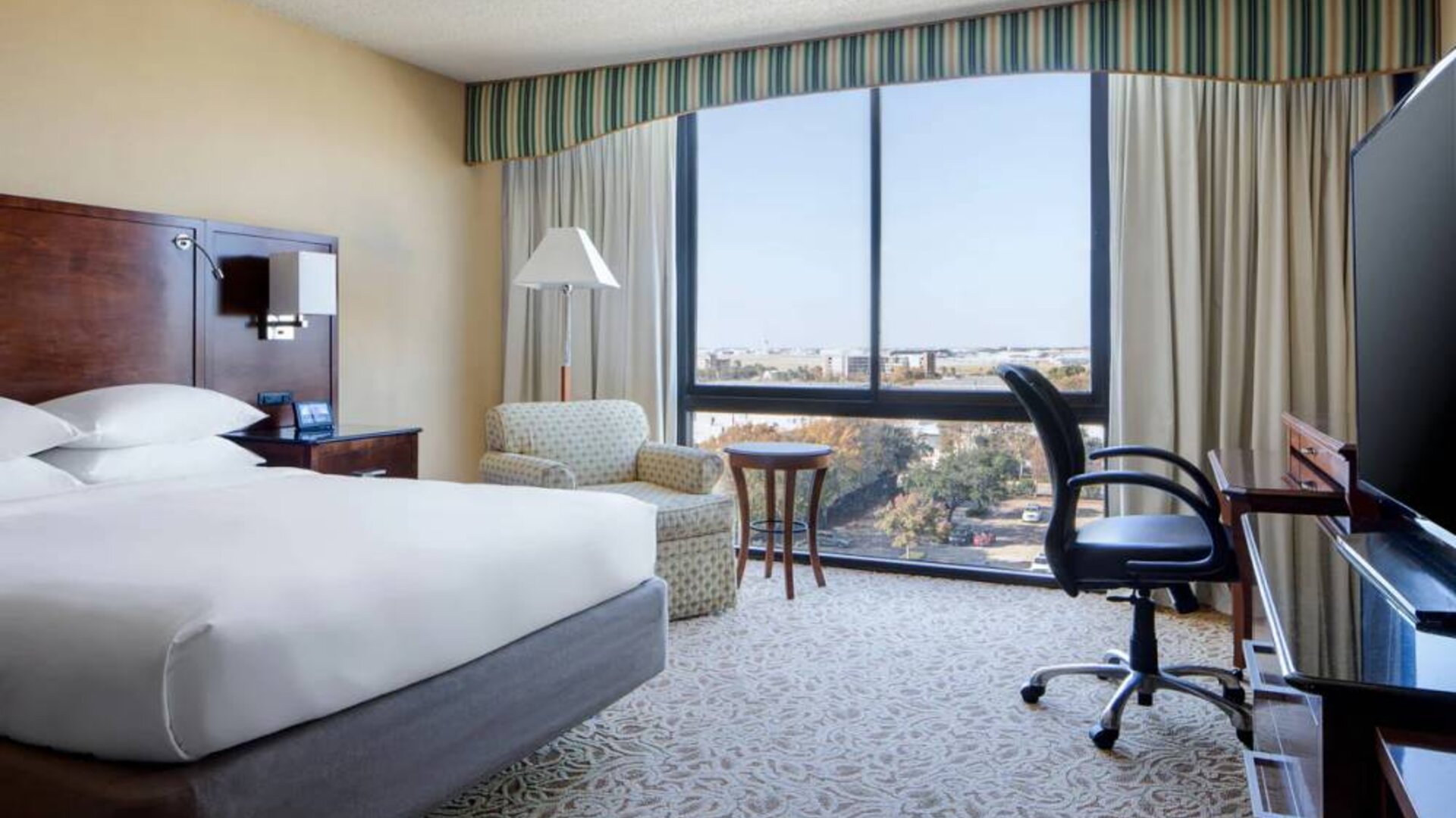 Day use room with work desk at Houston Marriott South At Hobby Airport.