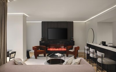 Vogue Hotel Montreal Downtown, Curio Collection by Hilton