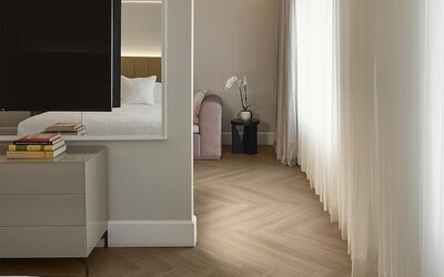 Vogue Hotel Montreal Downtown, Curio Collection by Hilton