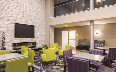 La Quinta Inn & Suites by Wyndham Denver Airport DIA