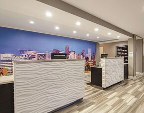 La Quinta Inn & Suites by Wyndham Denver Airport DIA
