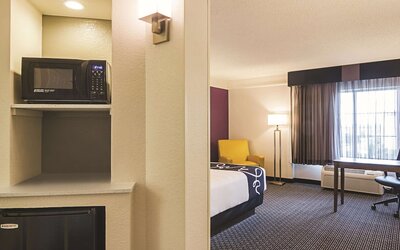 La Quinta Inn & Suites by Wyndham Denver Airport DIA